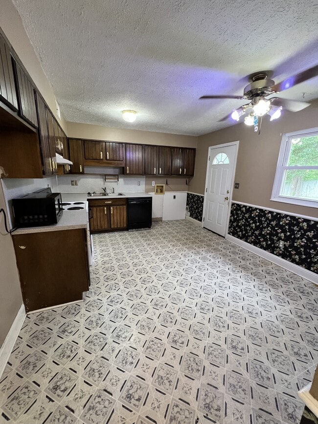 Building Photo - 276 Probus Dr