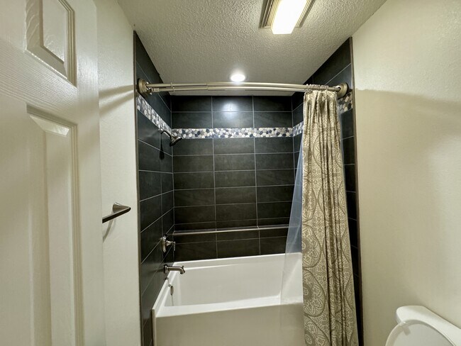 Building Photo - 310 Paoli Trce