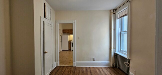 Building Photo - 327 Jackson St