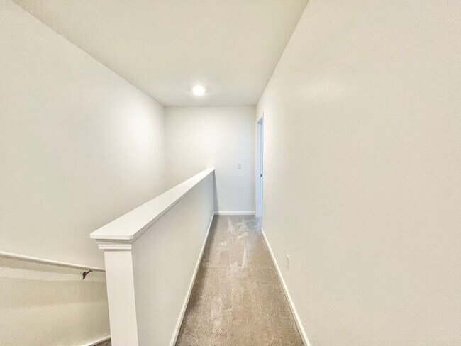 Building Photo - Spacious 3 Bedroom Townhome minutes from I-85 - AVAILABLE OCTOBER 2026