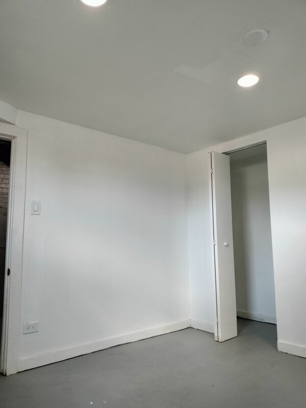 Building Photo - 7910 S Muskegon Ave