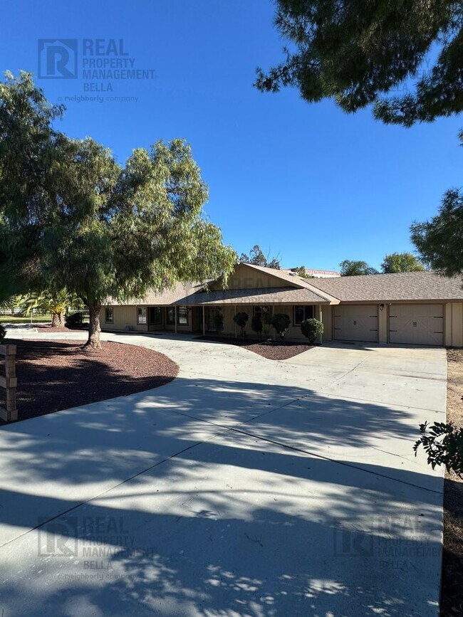 Building Photo - 7BR Single-Story Retreat on 2.7+ Acres – Spacious, Sun-Filled Living in Prime Temecula