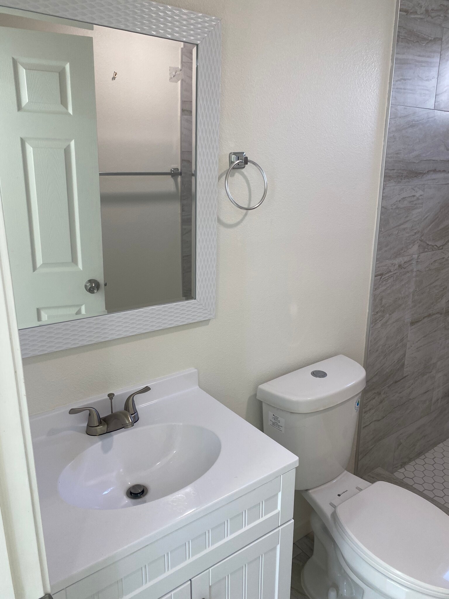 Building Photo - 1372 Gaviota Ave