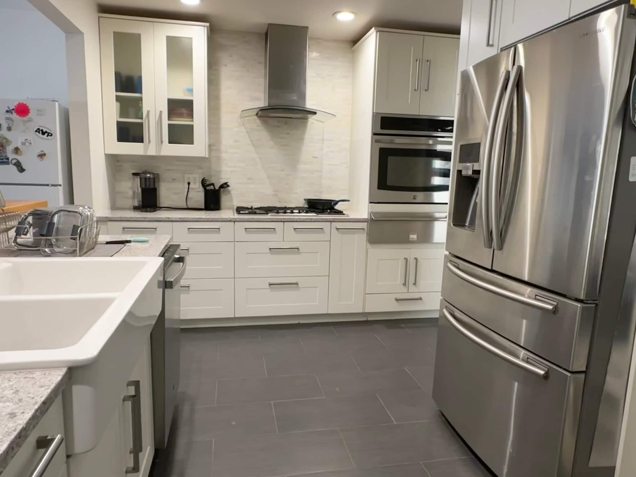 Kitchen - 4746 Crestview Dr
