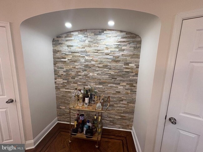 Building Photo - 1334 Yerkes St