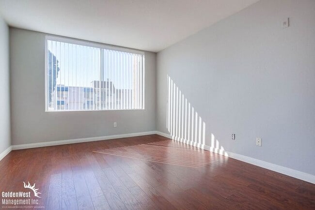 Building Photo - Charming 2Bdm 2Ba Condo in The Venetian Community of La Jolla