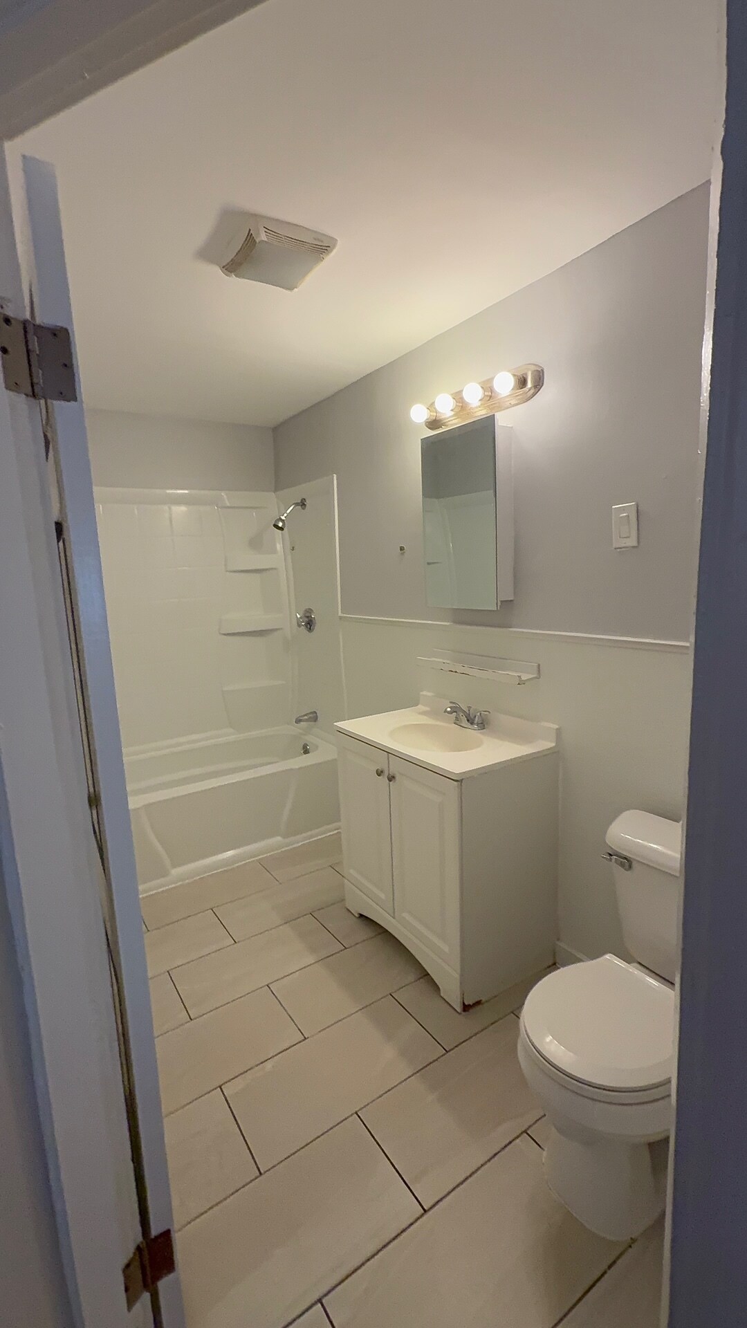 Building Photo - 52 Stonehurst St