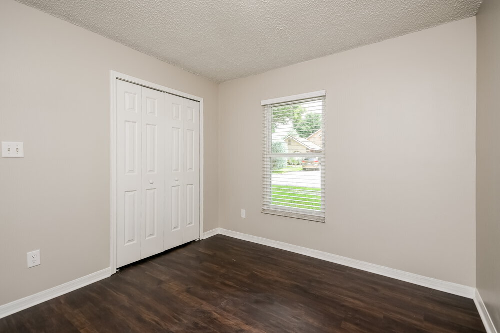 Building Photo - 2025 White Eagle St