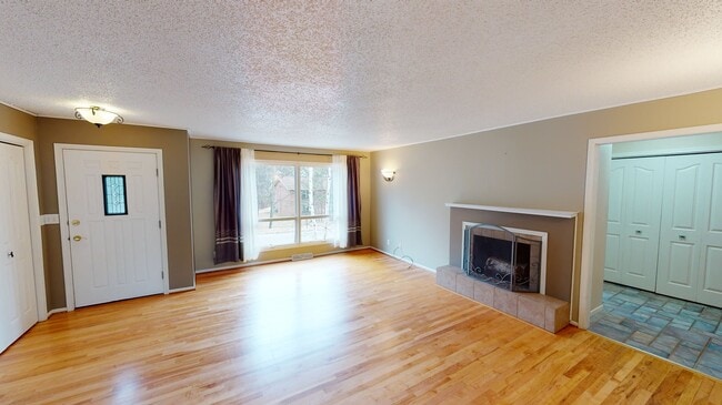 Building Photo - 1301 Center St