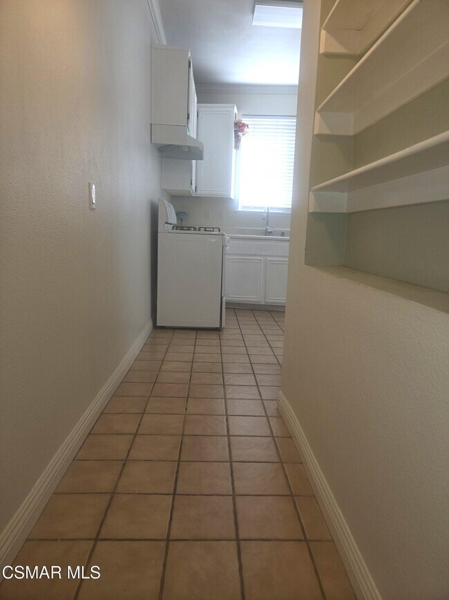 Building Photo - 13901 Olive View Ln