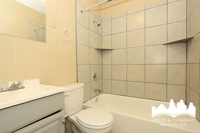 Building Photo - 3733 Miami Ave