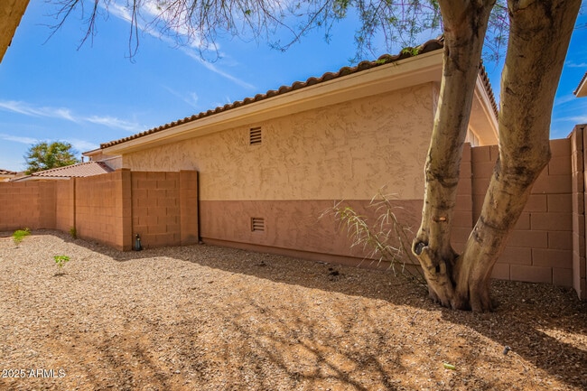 Building Photo - 13550 W Cypress St