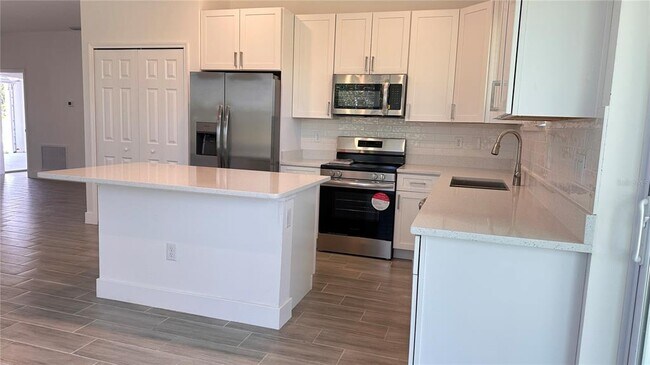 Building Photo - 488 Sunset Rd N