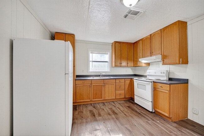 Building Photo - 12731 Wanda Way
