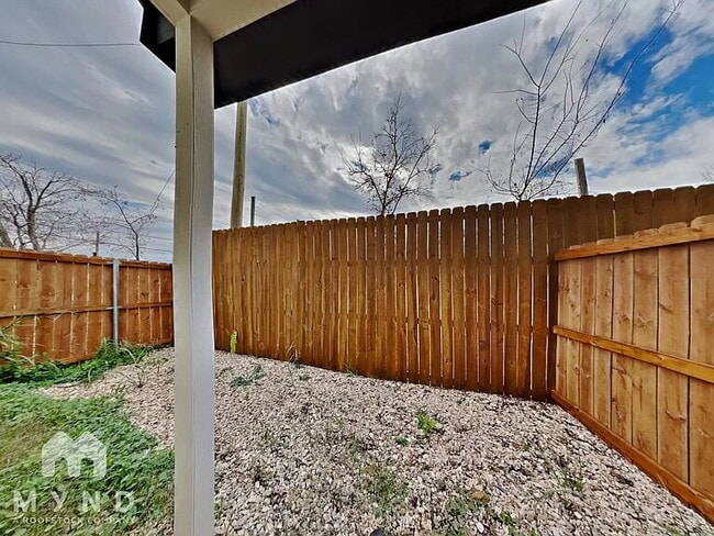 Building Photo - Modern Built Townhome with Fenced Yard – Perfectly Situated Minutes from Fort Worth & Dallas