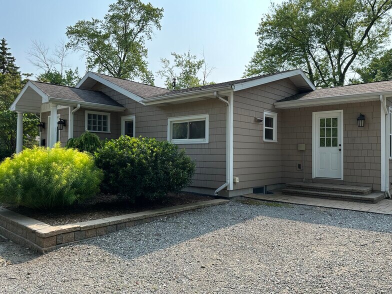 Building Photo - 1409 Miller Dr