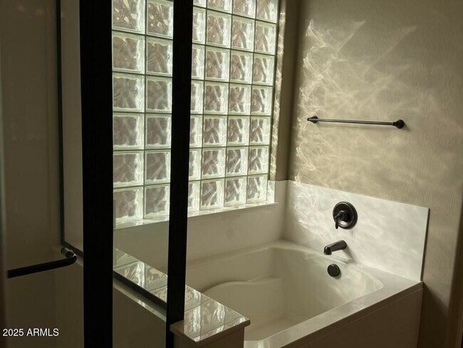 Building Photo - 297 E Kaibab Dr