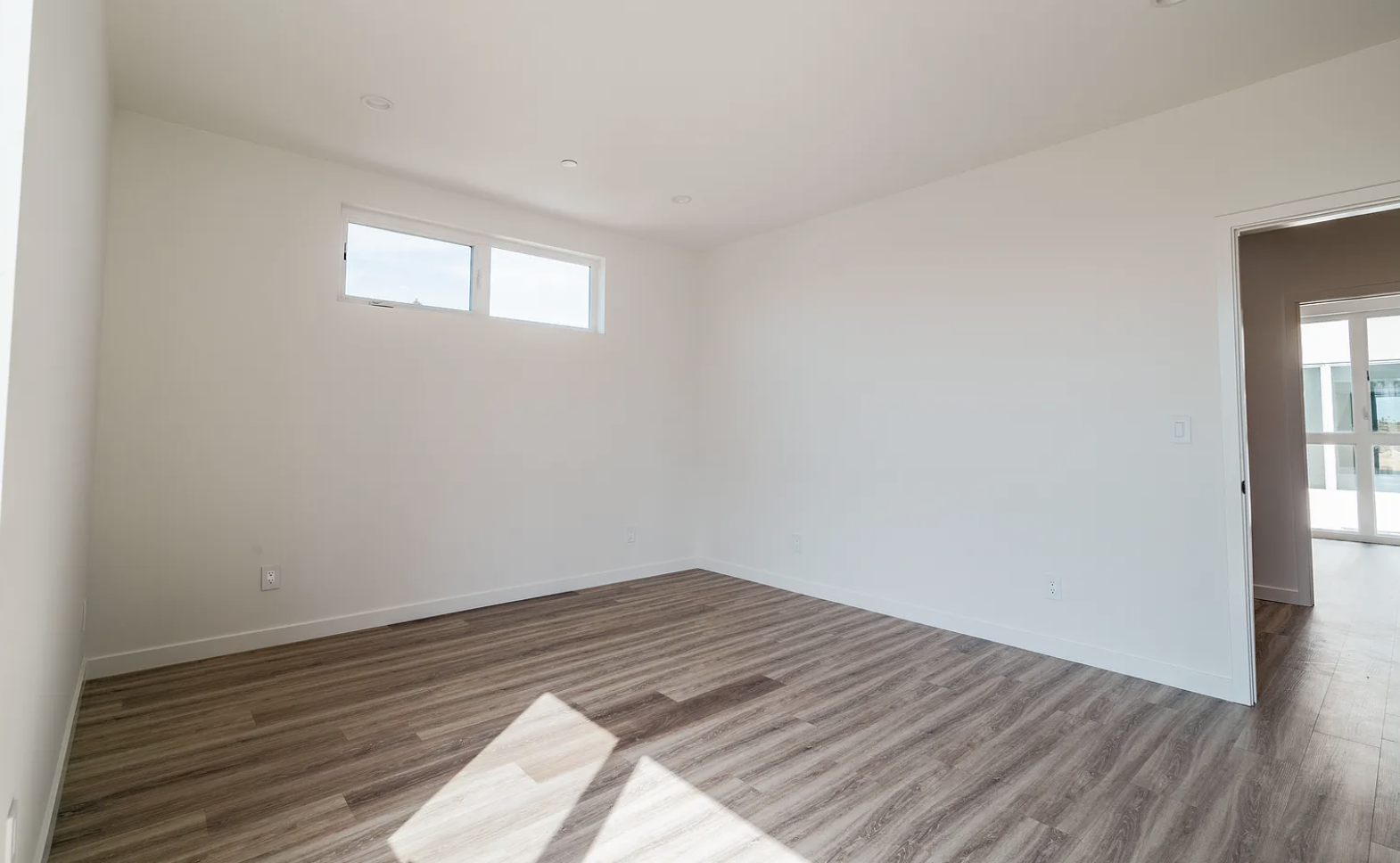 Building Photo - 2555 Thurman Ave