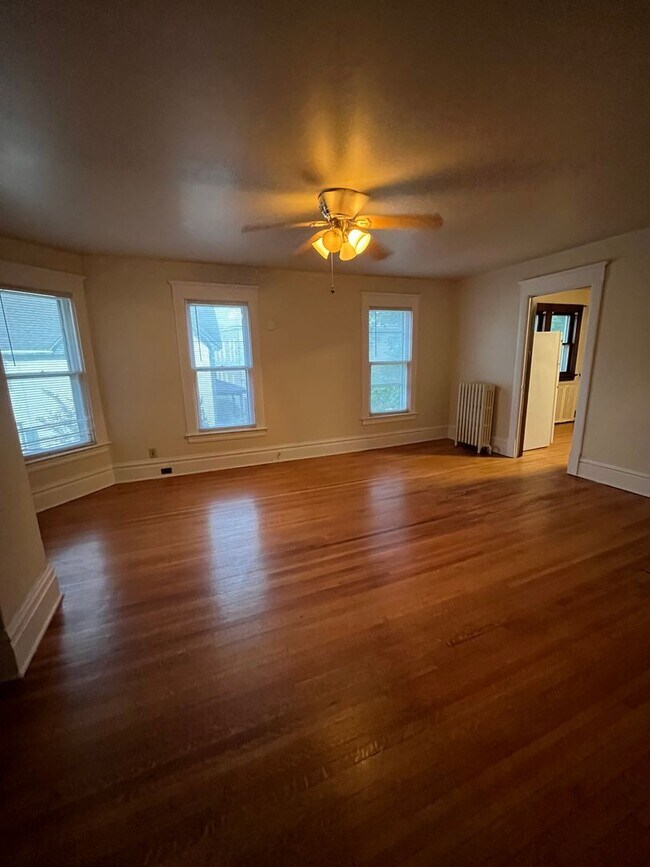 Building Photo - 1029 Spafford Ave