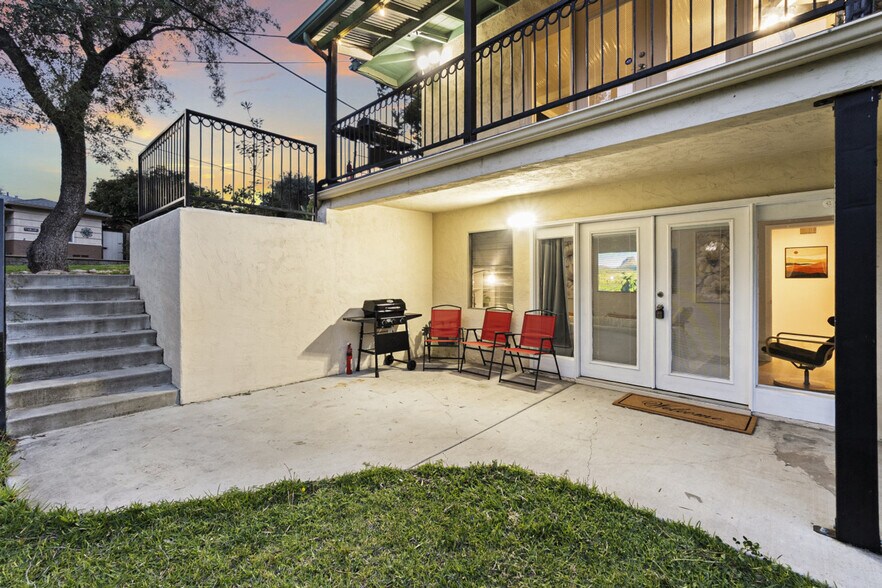 Building Photo - 4989 Randlett Dr