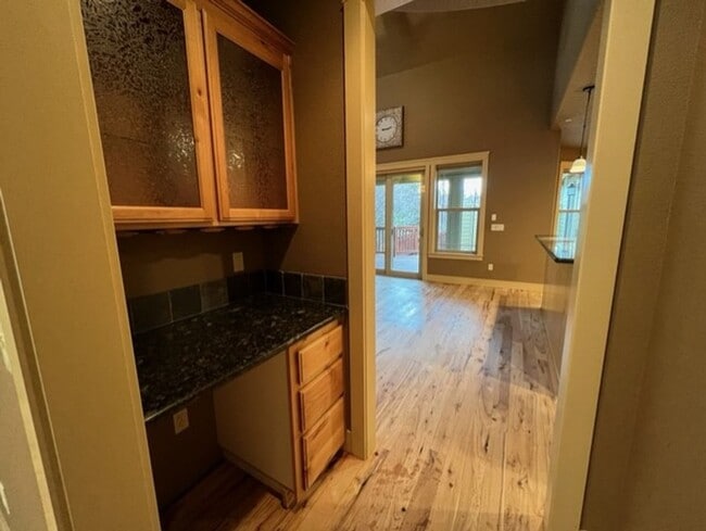 Building Photo - Craftsman home with many upgrades & RV Parking
