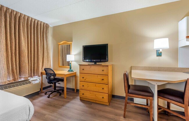 Building Photo - Furnished Studio-Chicago - Lombard - Oak Brook