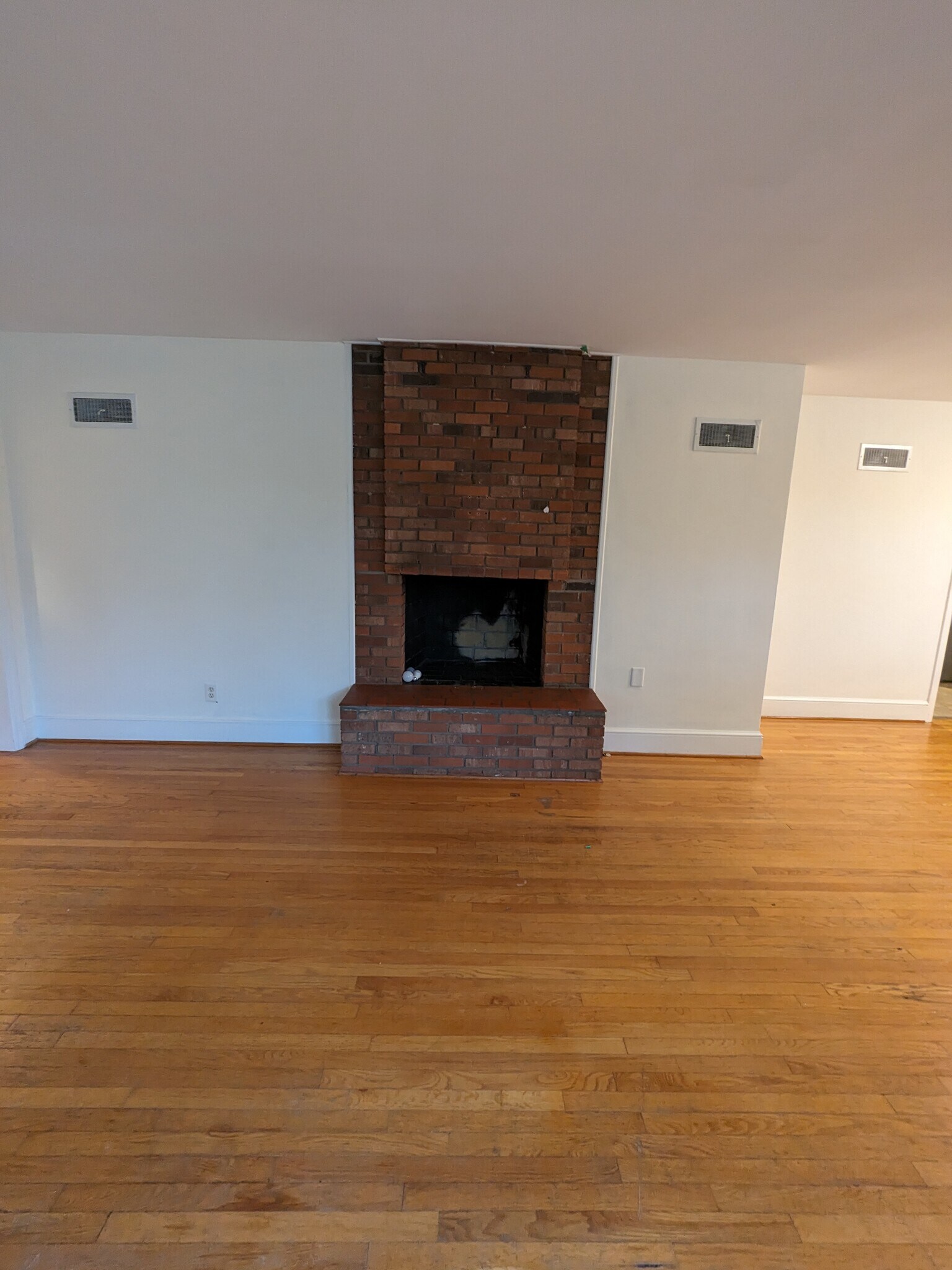 Building Photo - 2208 Westhaven Dr