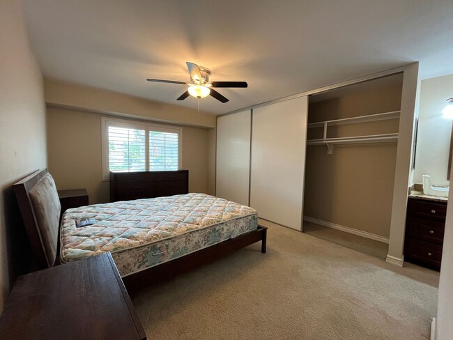 Building Photo - Senior community w/pool, spa, pickle ball ...
