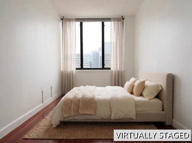 Building Photo - 45 River Dr S