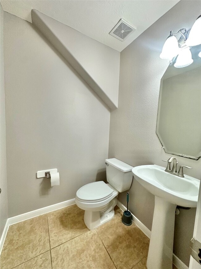 Building Photo - 6415 Virginia Fields Dr