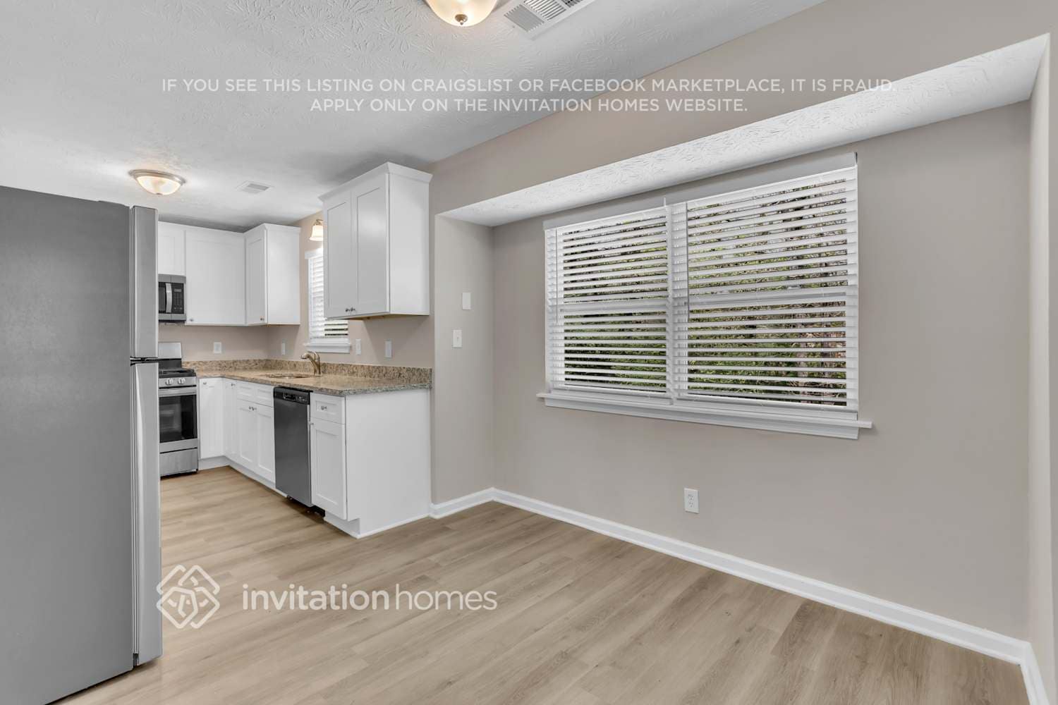 Building Photo - 3742 Saddle Ridge Dr SW