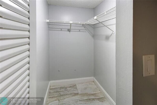 Building Photo - 4371 NW 80th Ave