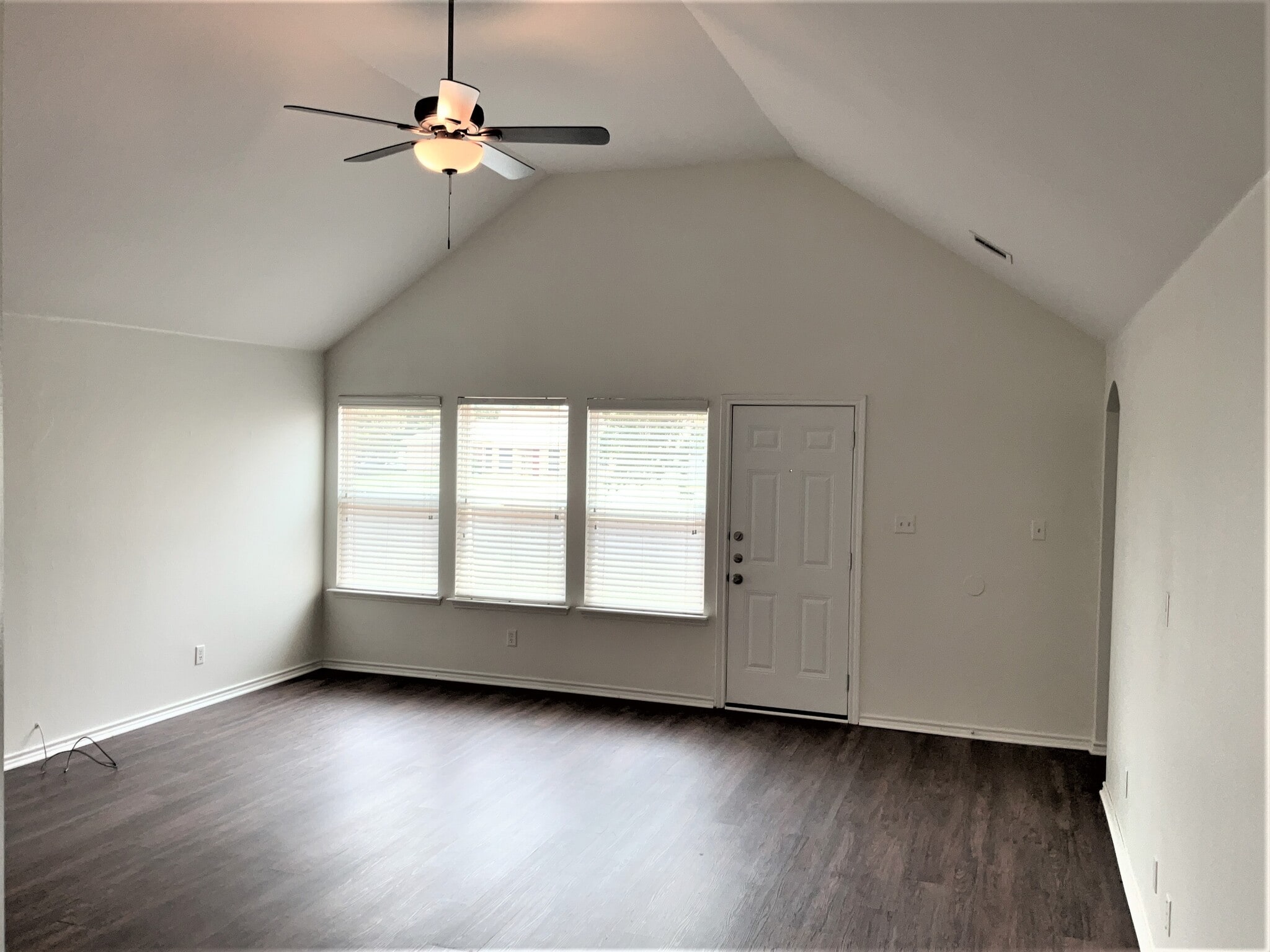 Building Photo - 1212 Gardenia Ln
