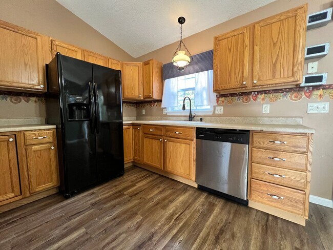 Building Photo - AVAILABLE MID-MARCH 2026! (One Pet Maximum)