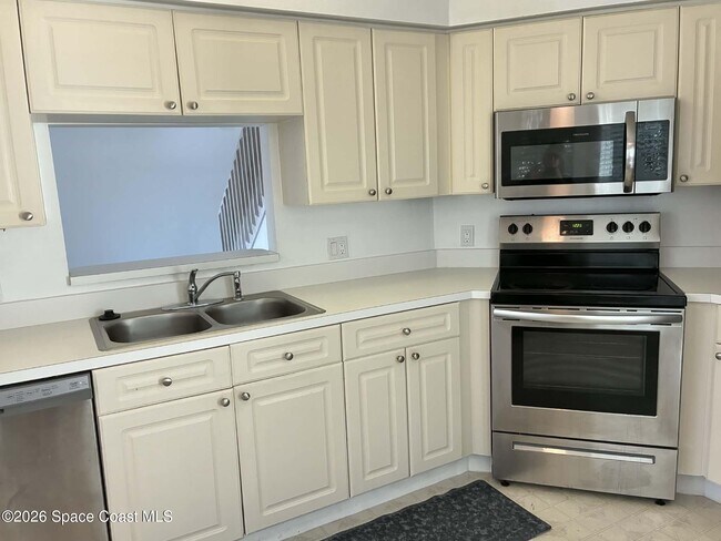 Building Photo - 1930 Westminster Cir