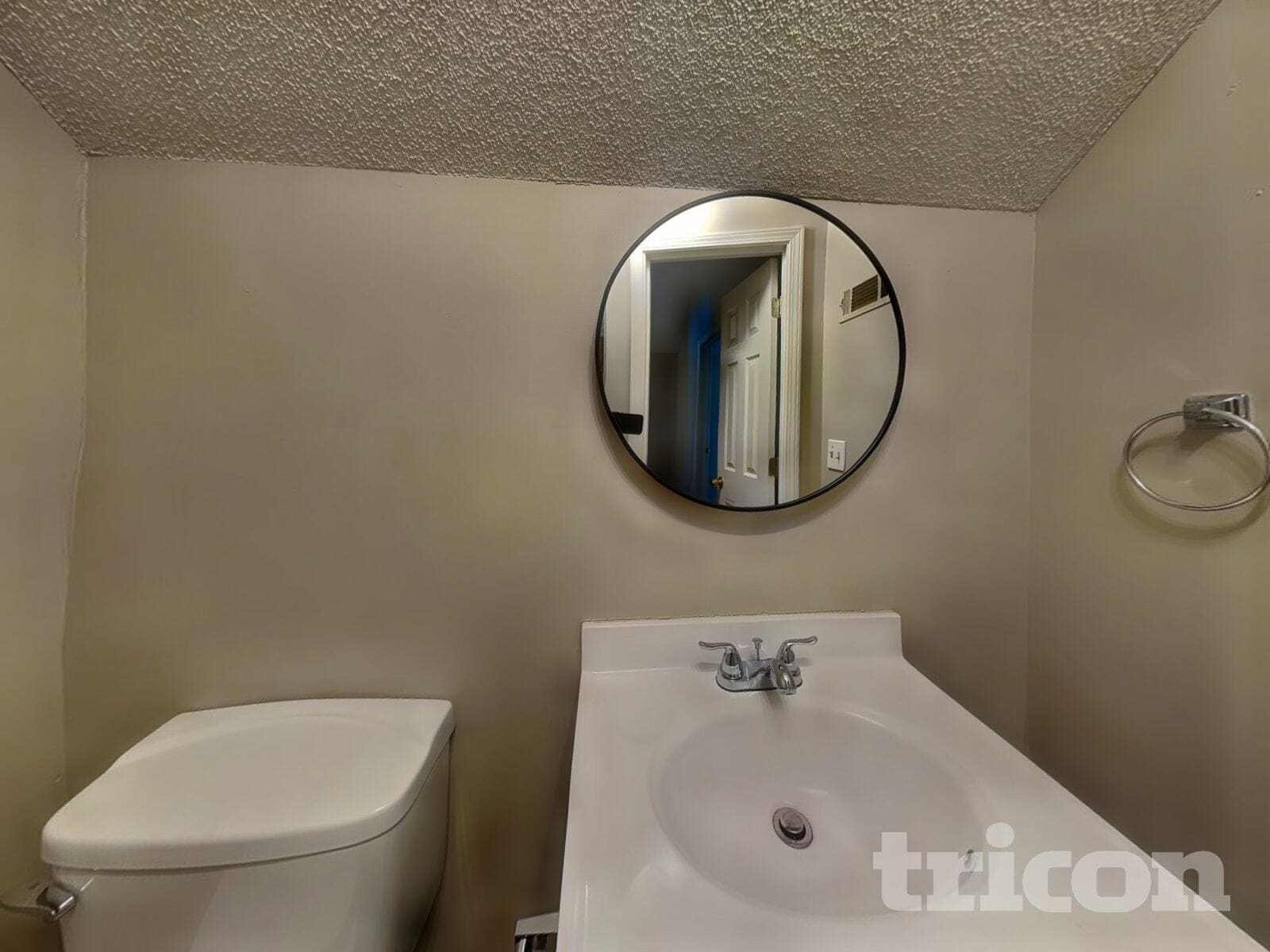Building Photo - 2378 Iron Horse Dr