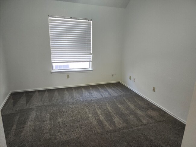 Building Photo - 28510 Rustic Pines Ct