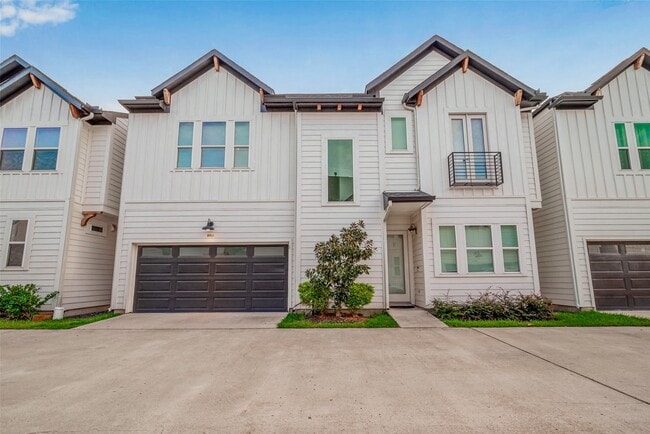 Building Photo - 8911 Knoll Villas St