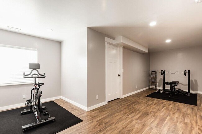 Building Photo - Aspen Pointe Heber Home