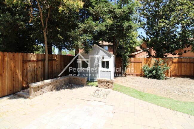 Building Photo - 2641 Decker Way