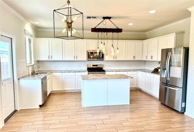 Building Photo - 1017 Cliffbrake Wy