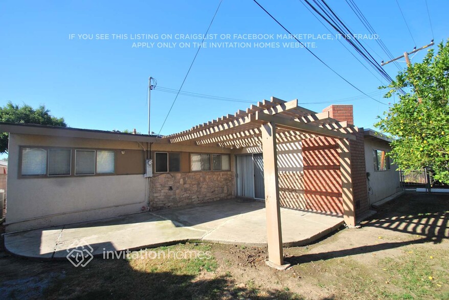 Building Photo - 10023 Lanett Ave