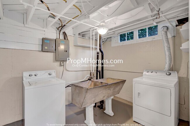 Building Photo - Timeless Updated Home in South Burlingame!...