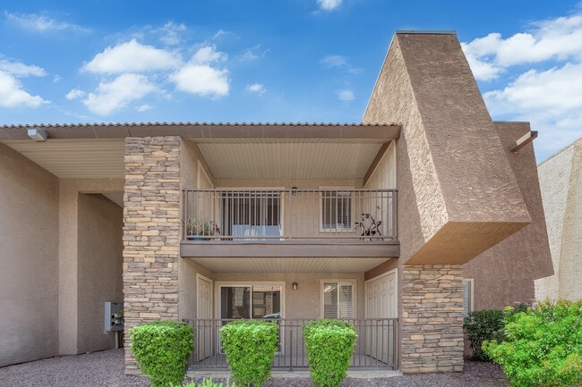 Building Photo - 4921 Indian River Dr