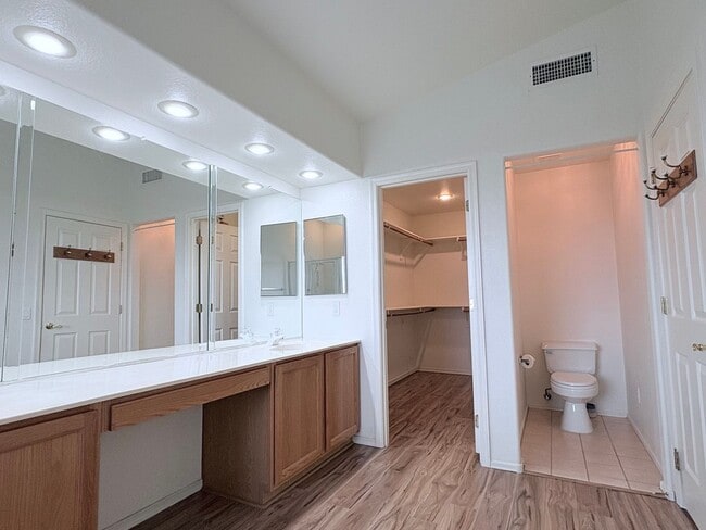 Building Photo - Spacious 4BR/3BA Two-Story Home Near Sabino Canyon