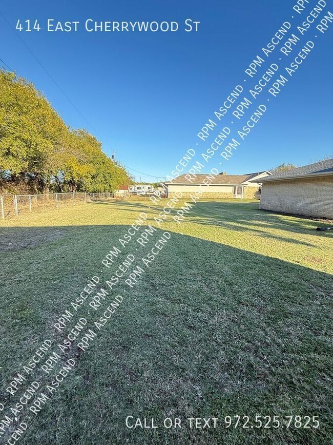 Building Photo - 414 E Cherry Wood Ln