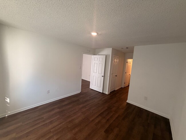 Building Photo - 109 Limoges St