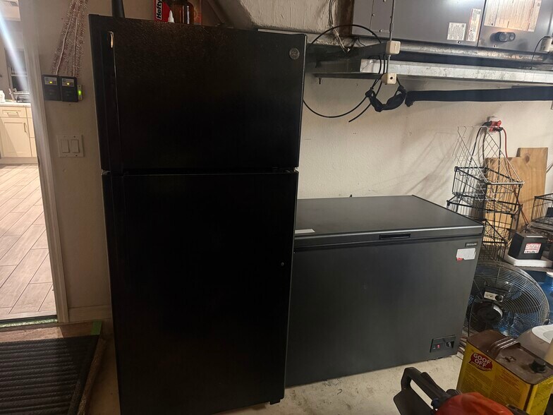 Garage Fridge/Freezer - 5780 Osprey Rd