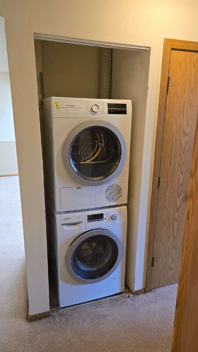 Building Photo - 8635 Clay St