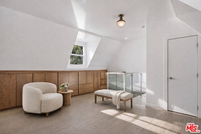 Building Photo - 2633 N Commonwealth Ave